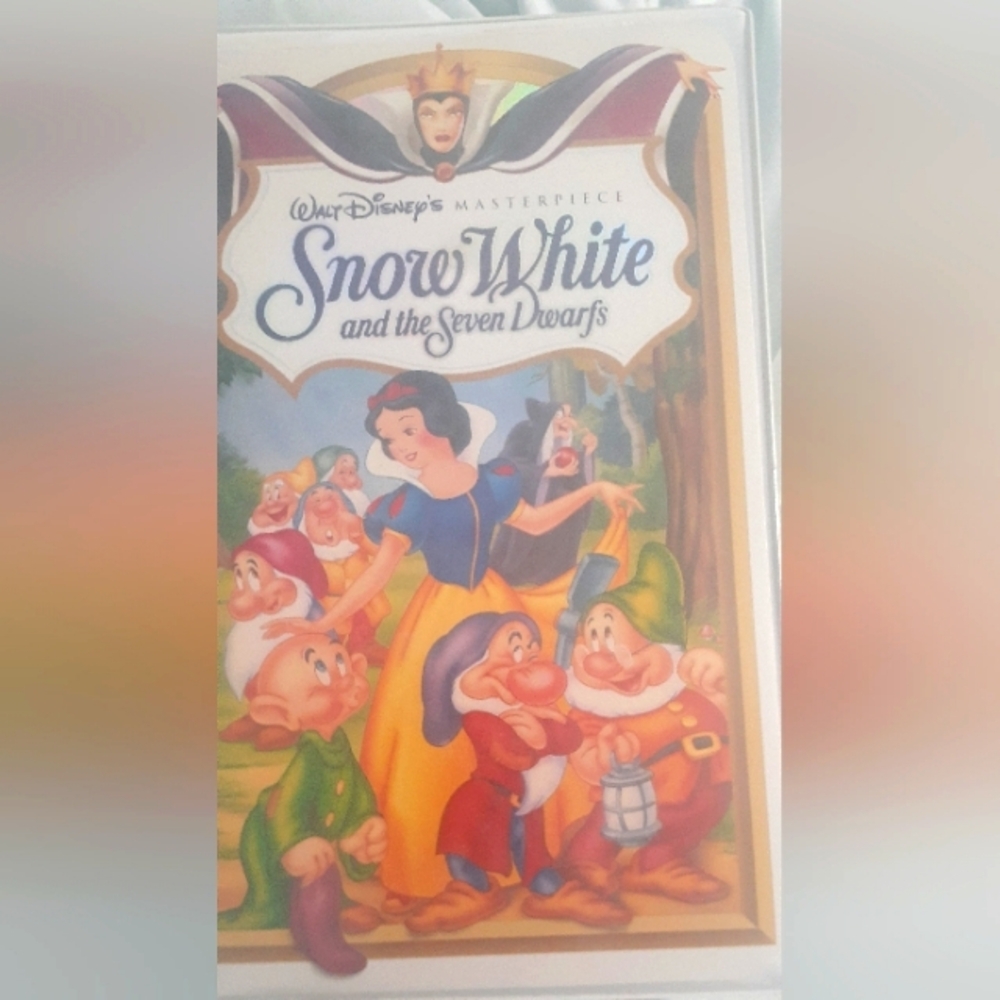 SNOW WHITE VHS TAPE